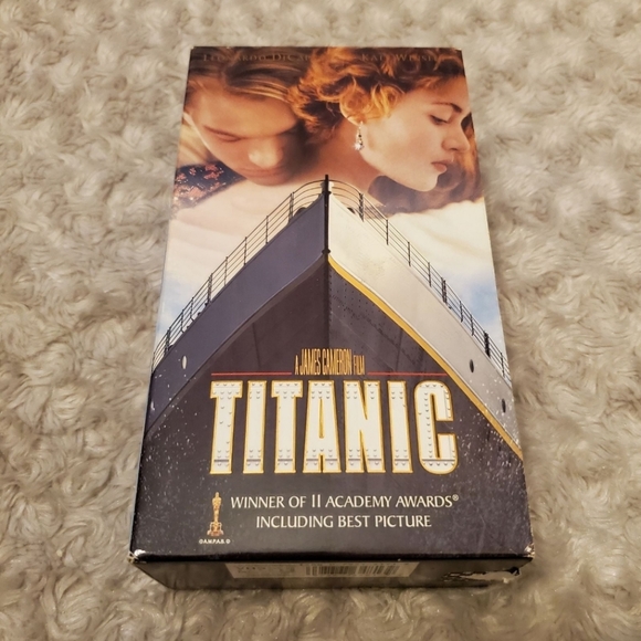 Titanic VHS Box Set Video Cassette Tapes Leonardo DiCaprio Vintage Paramount - Picture 4 of 5